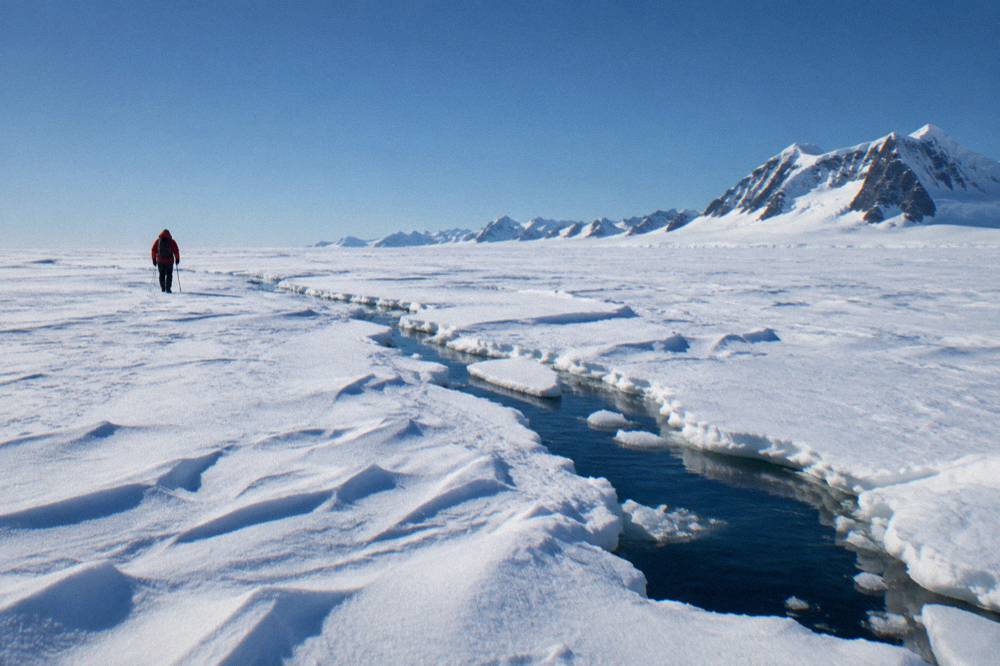 Sea ice stretching to the horizon in the Weddell Sea region